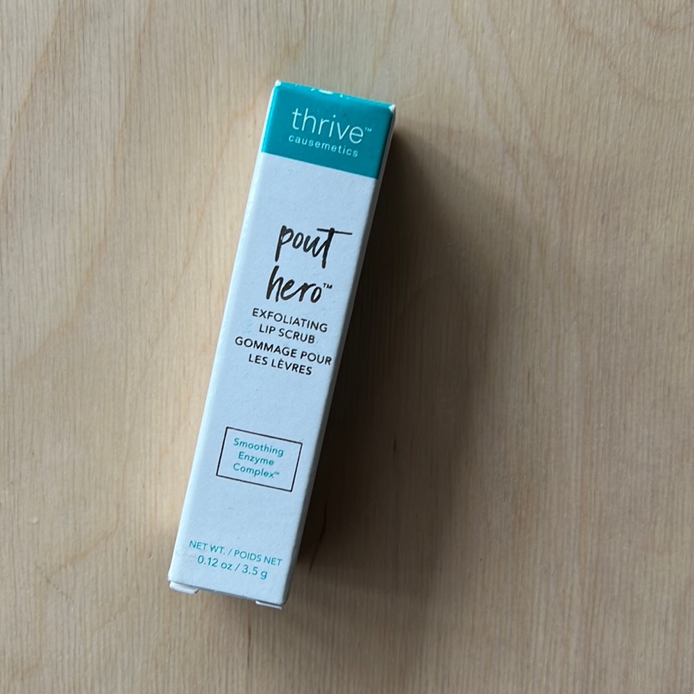 Thrive Causemetics pour hero exfoliating lip scrub